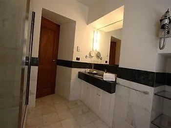 Casa Dei Mercanti Town House 3* Лечче