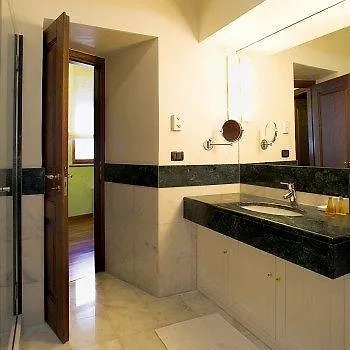 Casa Dei Mercanti Town House Лечче